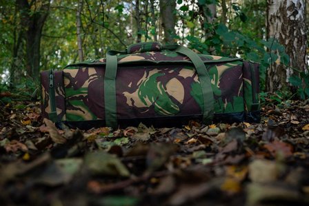Luxe (waterdichte en gevoerde) voerboot camo tas + luxe regenhoes handzender Xplore (met gratis voerboot mat)