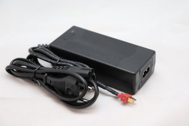 Lithium-ion lader 12,6V 3A